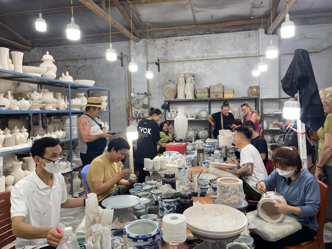 Bat Trang Pottery Village Haft Day Tour