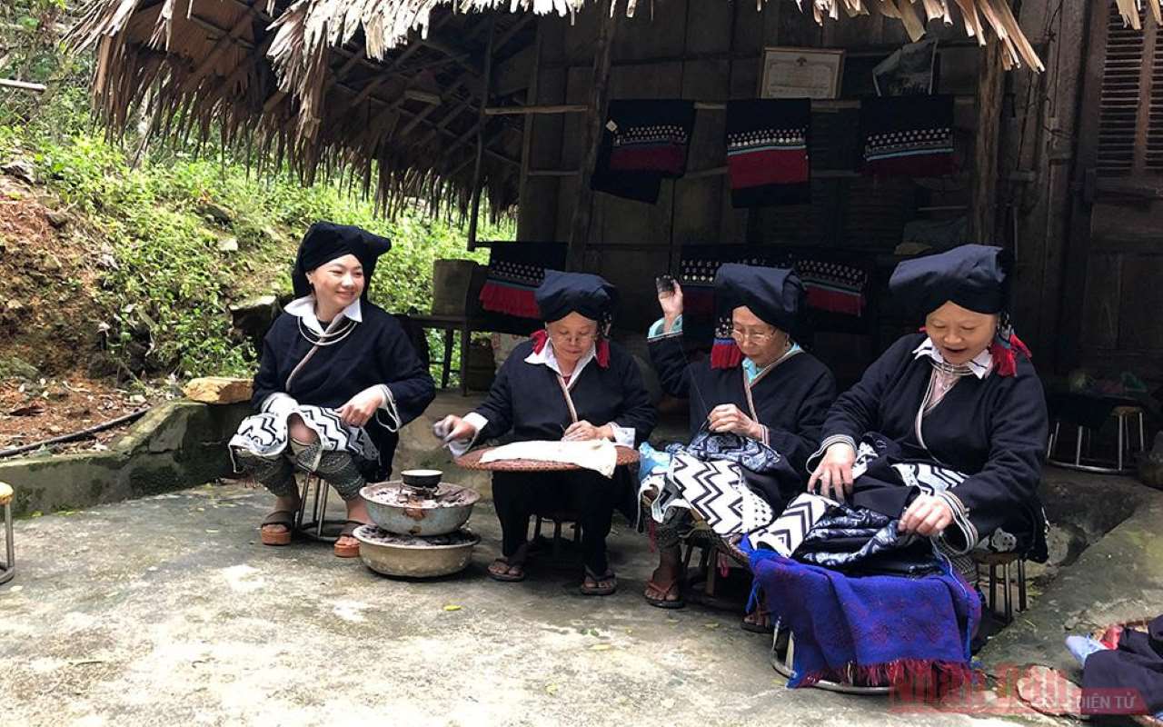 Northern Hanoi Tour – Off The Beaten Path – 5 Days