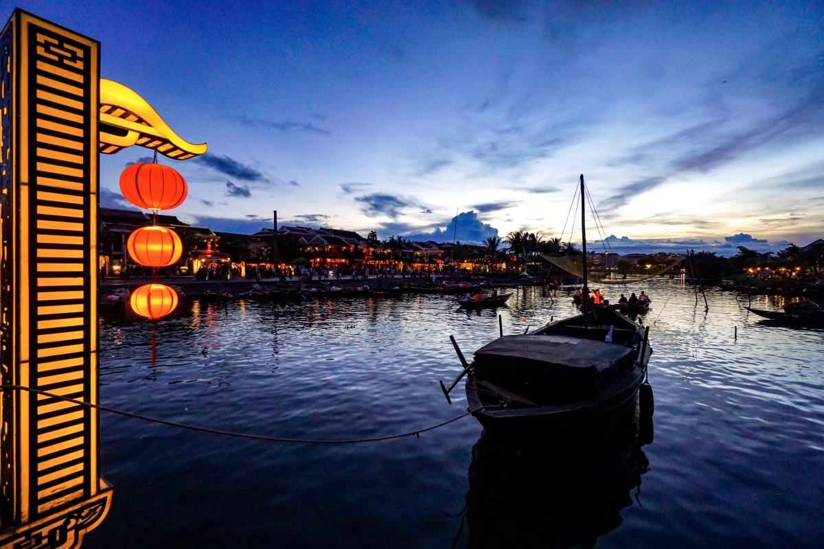 Best Romantic Vietnam Honeymoon Tour – 17 Days