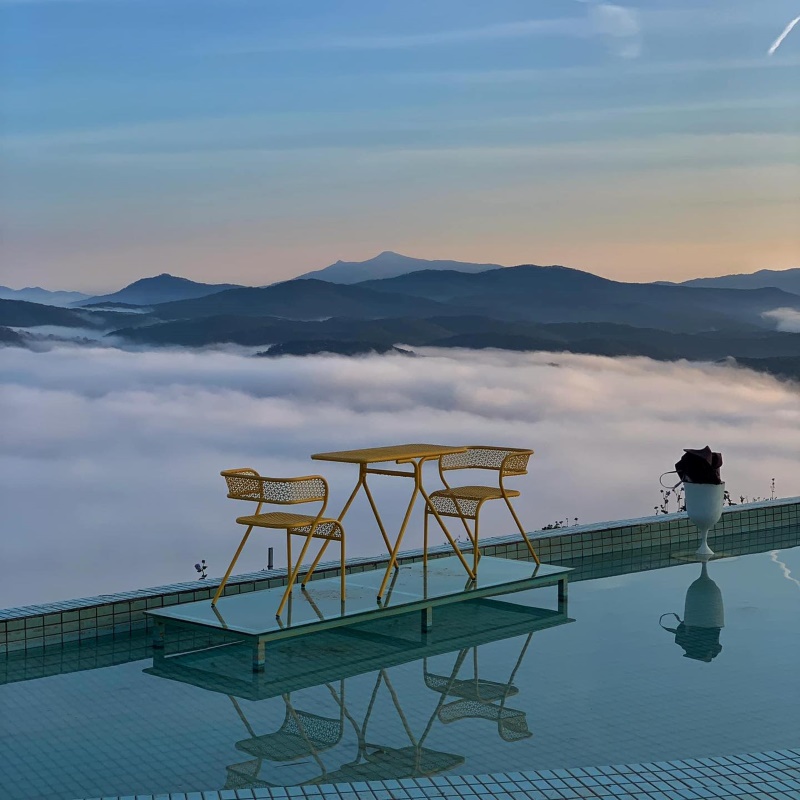 Honeymoons & Romantic Journeys