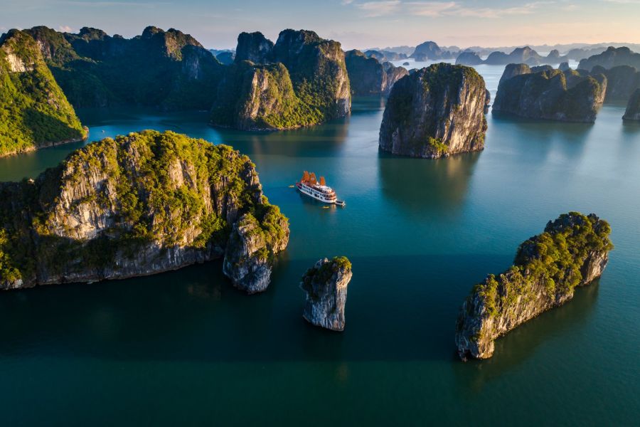Secluded boutique cruising in Lan Ha Bay