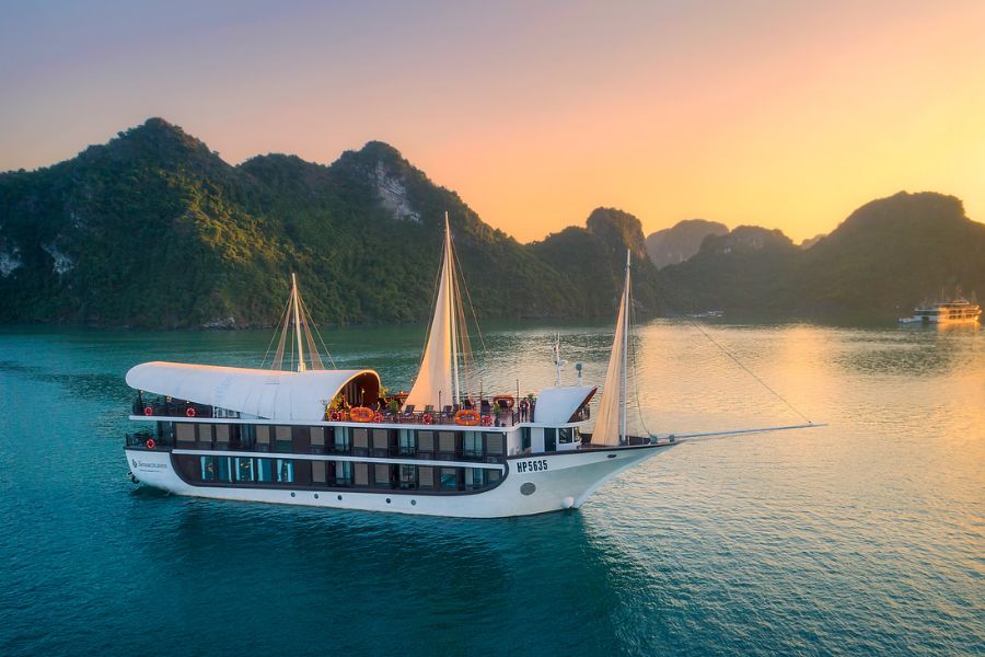 Secluded luxury boutique cruising in Lan Ha Bay