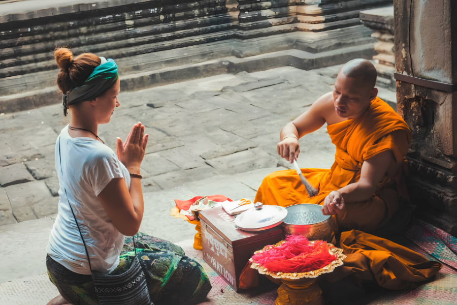 Tourists should notice to some temple etiquettes when attending a festival